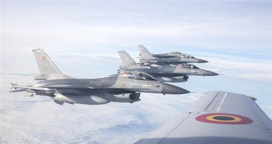 Foto van NL's en Belgische F16's